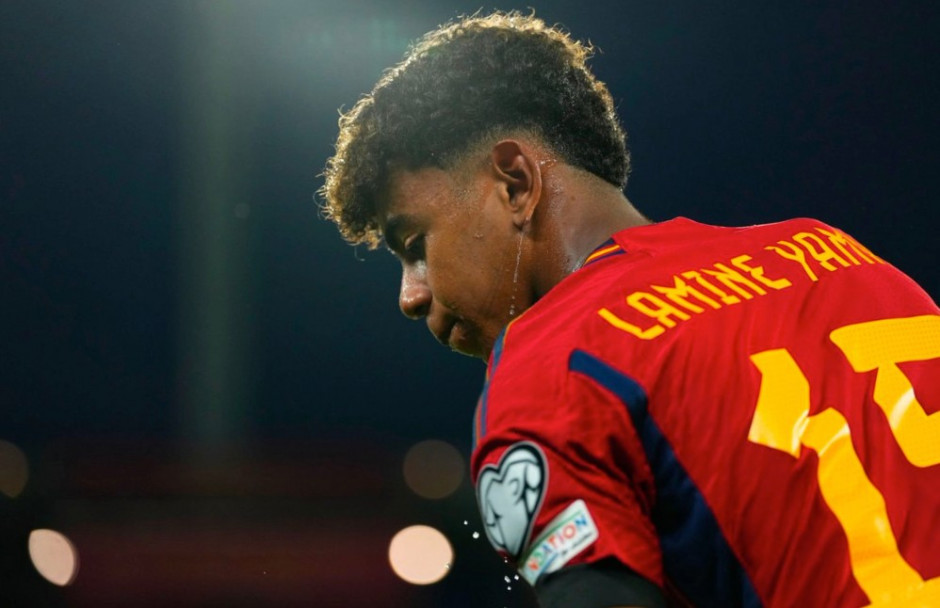 川超联赛出现暴力事件，凉山队球员比赛结束后飞踹裁判（川超联赛赛后爆发冲突：凉山队球员飞踹裁判）