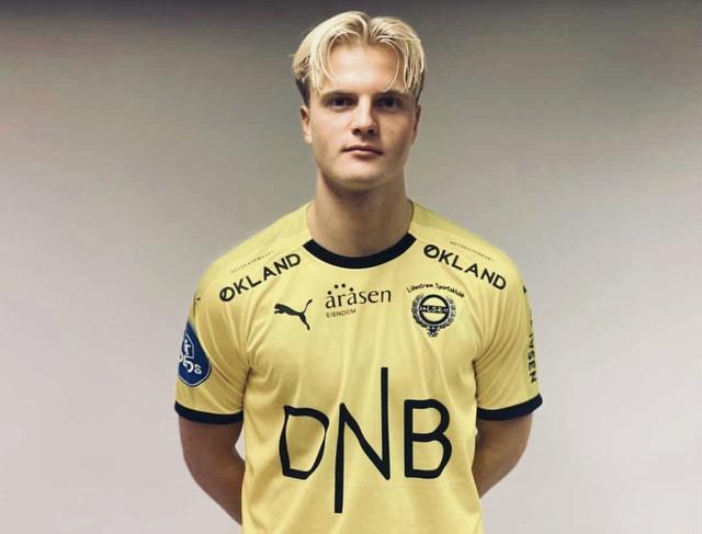 利物浦当地的阿诺德纪念壁画被破坏，记者：工作人员正在修复（利物浦阿诺德纪念壁画遭破坏，记者称修复工作已展开）