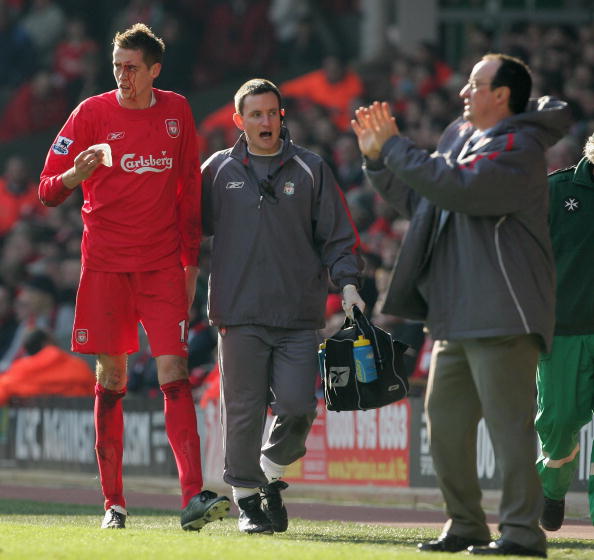 詹姆斯关键时刻稳住节奏（詹姆斯关键时刻掌控节奏）