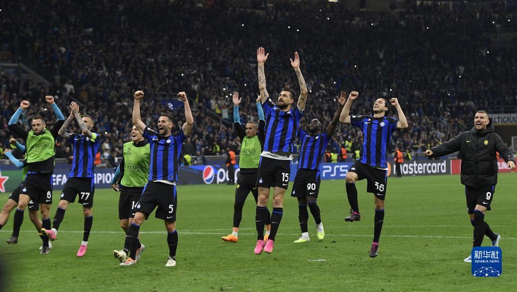 路易斯-迪亚斯导致阿什拉夫受伤，摩洛哥记者：你是个罪犯（阿什拉夫受伤引风波，摩洛哥记者痛斥路易斯-迪亚斯：你是个罪犯）