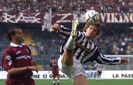 NBA交易市场动态：快船完成外援签约,（快船完成外援签约，NBA交易市场新进展）