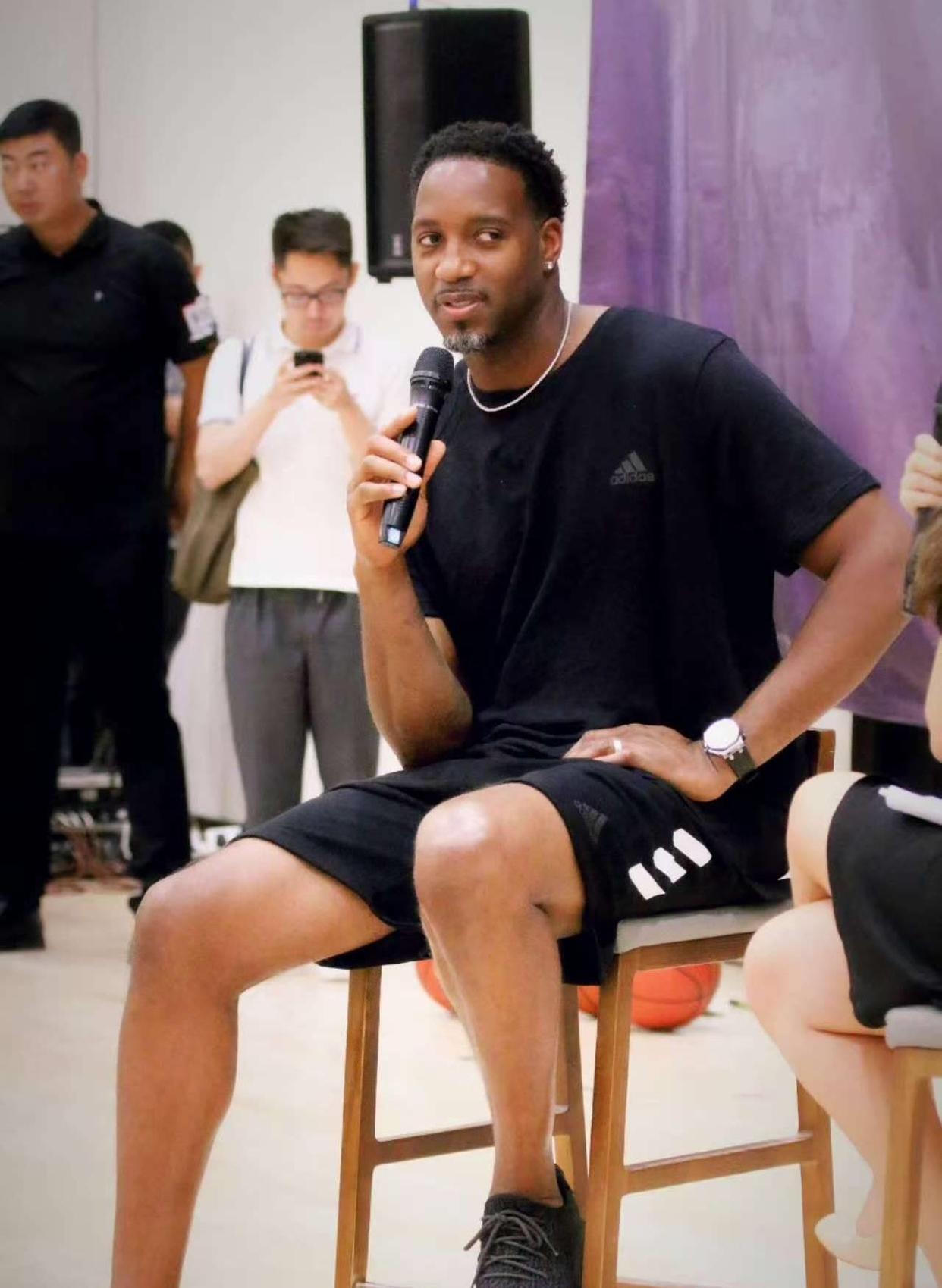 梅西加盟迈阿密2年半引热议（梅西两年半合约加盟迈阿密引发热议）