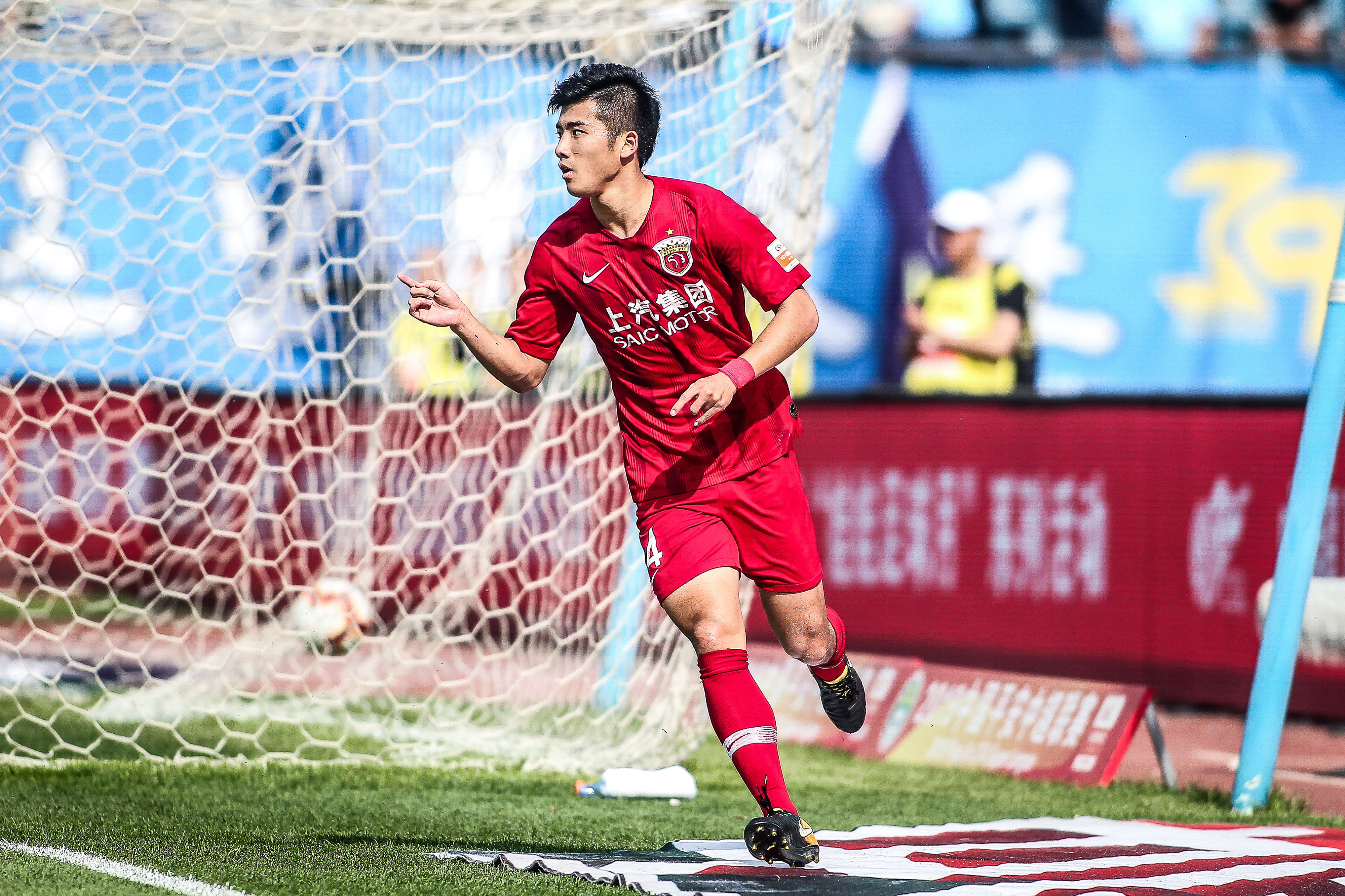 官方：足协杯决赛将于11月6日10：58开票，最低票价180元（足协杯决赛票务官宣：11月6日10：58开售，最低180元起）