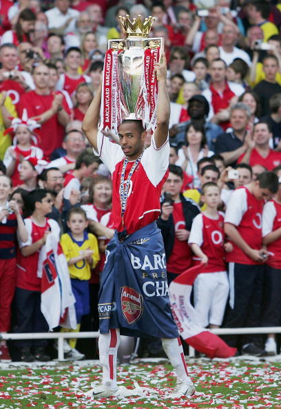 巴萨2-1法兰克福全场数据：射门13-5，控球率超7成（巴萨2-1胜法兰克福：射门13比5，控球率超七成）