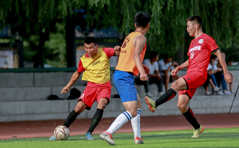 川普狂喜，乡下人乐队将在世界杯抽签仪式结束后表演《YMCA》（世界杯抽签仪式后，Village People将献唱《YMCA》，川普欣喜若狂）