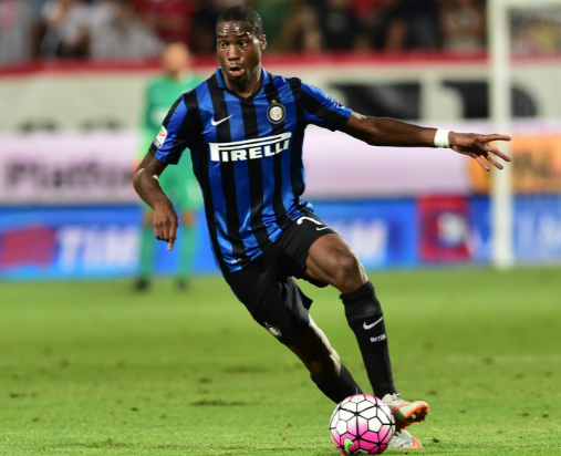 科曼称赞阿尔克马尔19岁中场斯密特：他身上的特质像佩德里（科曼点赞阿尔克马尔19岁新星斯密特：身上有佩德里的影子）