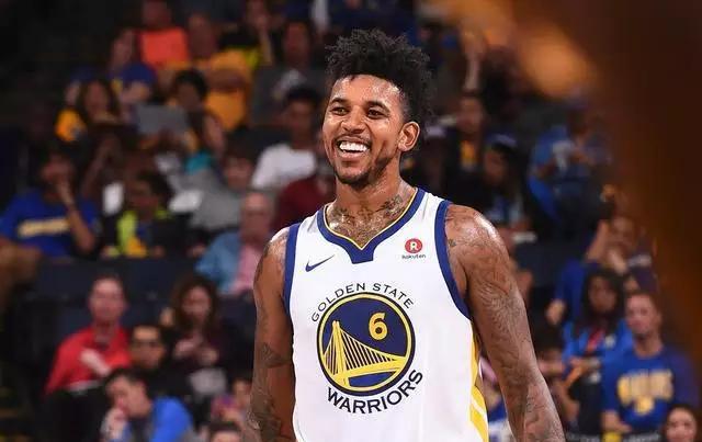 球队防守数据刷新赛季最低失球率（球队防线稳固，赛季失球率创新低）