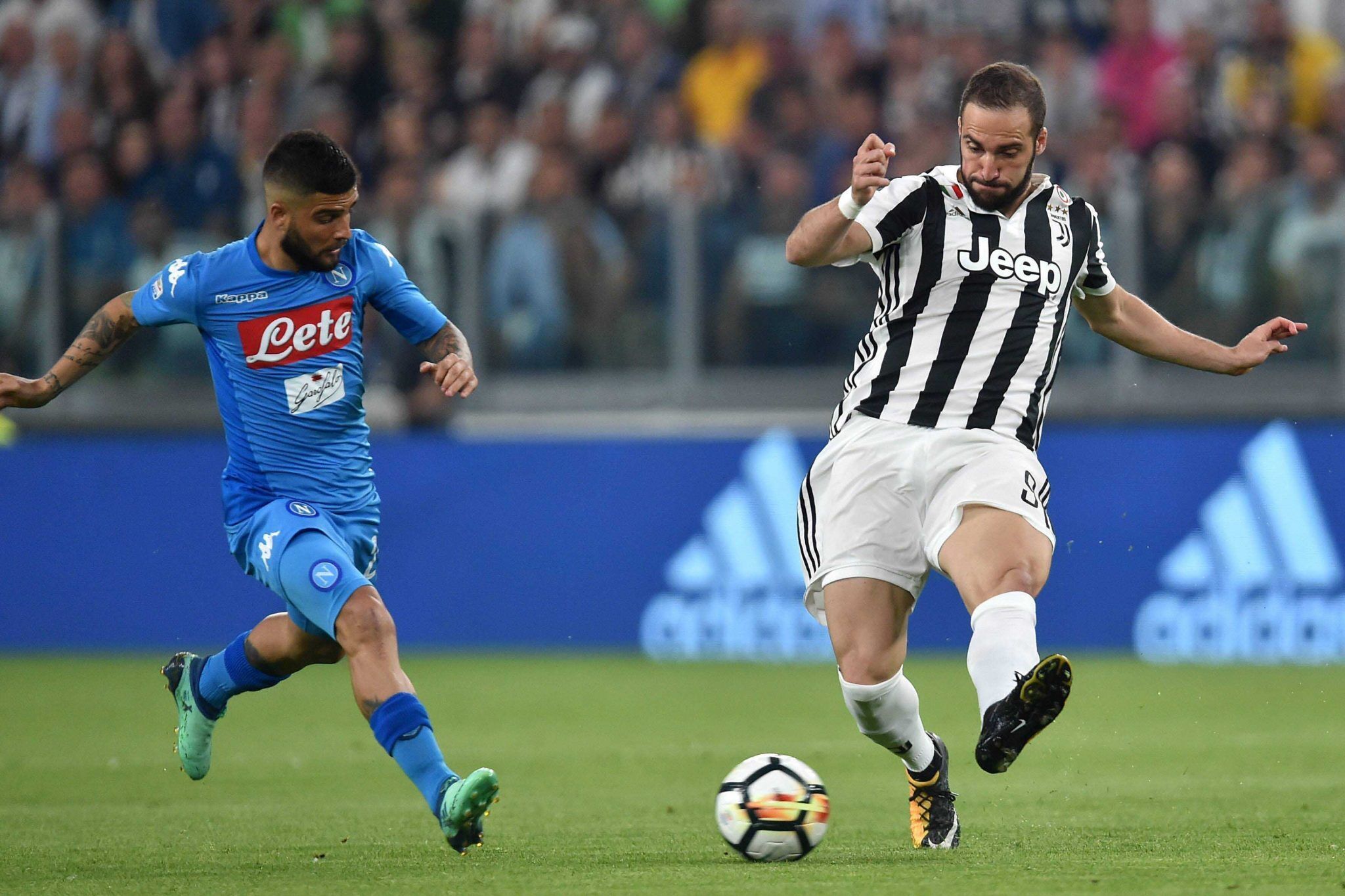 英超争四格局大乱，大黑马杀入欧冠区，超越切尔西，甩开曼联（英超前四形势突变：黑马冲进欧冠区，反超切尔西，甩开曼联）