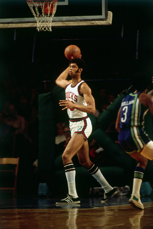 魏翊东：我和谢晖合影是在J联赛现场，被捏造成他要执教国安（魏翊东澄清：与谢晖在J联赛的合影被误传为其将执教国安）