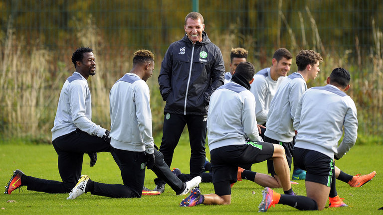 邓弗里斯：希望两到三周内复出，我们的球队就像一个大家庭（邓弗里斯：力争两三周内复出，球队如同大家庭）